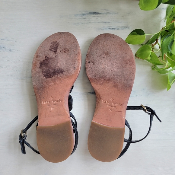 Kate Spade Women's Caryl Rose Flower T-Strap Flat Sandals | Black | Size 7 - Picture 5 of 10